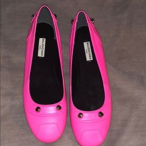 NWOB Balenciaga hot pink flat